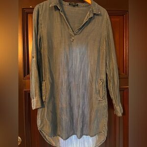 Velvet Heart Chambray Button-Dow dress